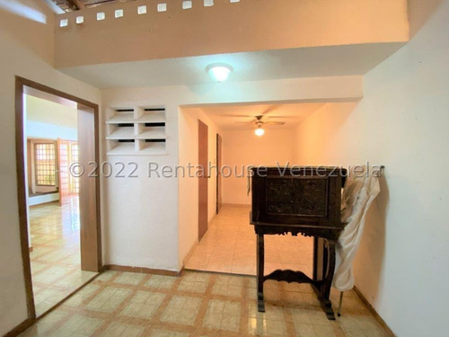 Imagen 18 de 20 de Casa En Venta En Santa Cecilia - Calle Cerrada.