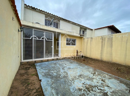 Imagen 14 de 14 de Pedro Castro Inmobiliaria Vende Town House Parque Mediterraneo Los Olivos, Puerto Ordaz #@pedro_castroj #somosinmobiliaria #compra #venta #inversion