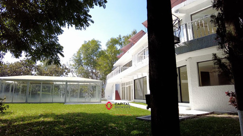 Casa De Lujo En Renta En Colinas De San Javier Con Alberca
