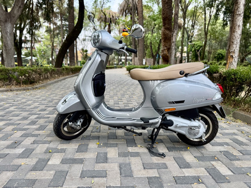 Impecable Motoneta Vespa Napoli 2022 3vtech 150 Cc Abs
