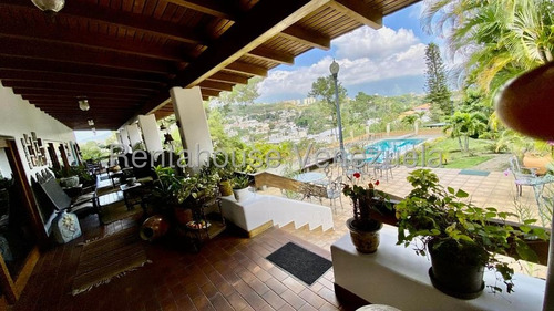 Tg Casa Colonial En Venta En Cumbres De Curumo, En Calle Cerrada Con Vista Al Ávila 24-11853 Ys