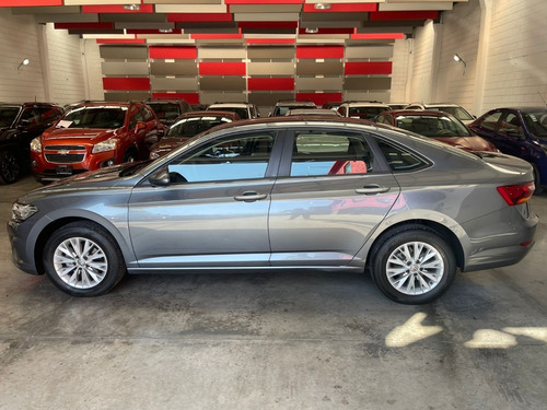 Imagen 2 de 13 de Vw Jetta Trendline Color Gris 2019