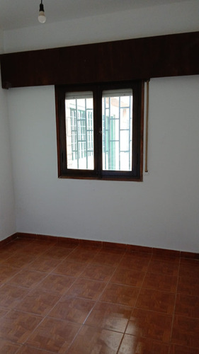 En Alquiler! Casa 3 Dormitorios - Patio C Asador Cochera ¡pleno B Jardin!