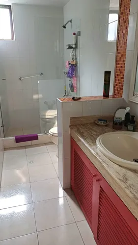 Amplio Apartamento De 2 Alcobas En Santa Paula. 90 M2. Piso 4 Con Ascensor.