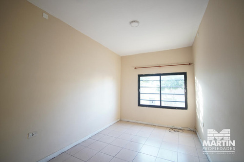 Casa Ph 3 Dptos De 2 Ambientes Cada Uno, Excelente Ubicacion 4 Cuadras De Av.