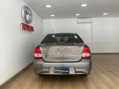 Imagem 4 de 10 de Toyota Etios 1.5 X Plus Sedan 16v