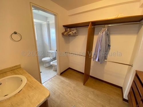 Imagen 13 de 18 de Hermoso Apartamento Duplex Totalmente Remodelado Loma Linda Caracas 22-23719