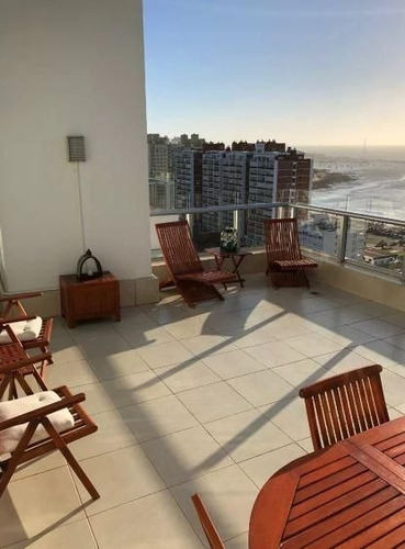 Departamento En Venta En Playa Mansa