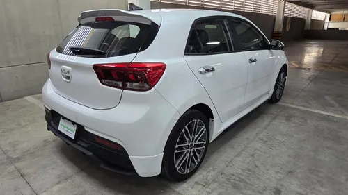 Kia Rio 1.6 S Pack Hatchback Mt