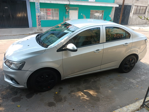 Chevrolet Sonic 1.6 L4