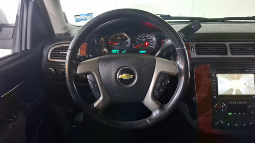 Chevrolet Tahoe 5.3 D PIEL DVD