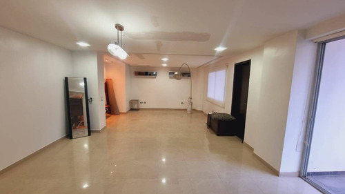 Apartamento En Venta En El Parral, Valencia 287518 Lz