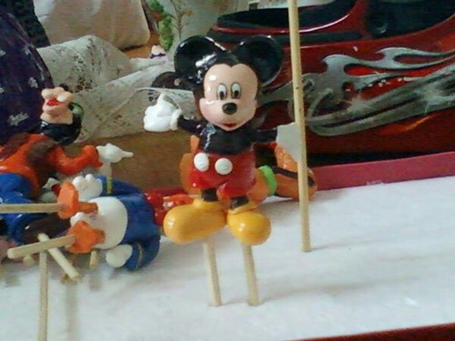 Adorno En Porcelana Mickey