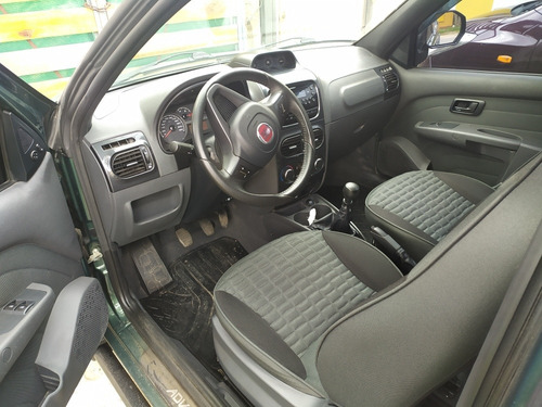 Fiat Strada Adventure Loker