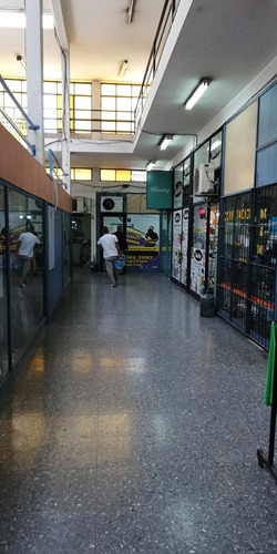 Imagen 2 de 6 de Venta - Merlo Centro - Local En Galeria Lacoste - Us$ 47000