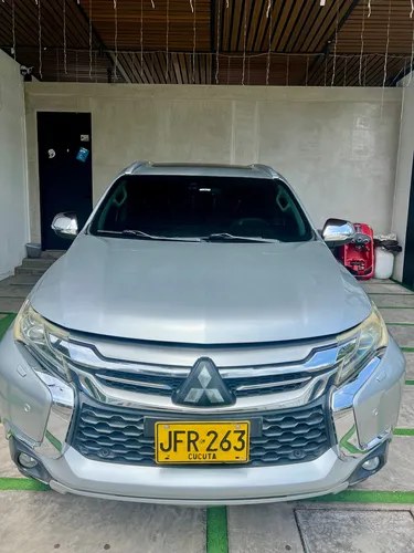Mitsubishi Montero 2.5 215 hp