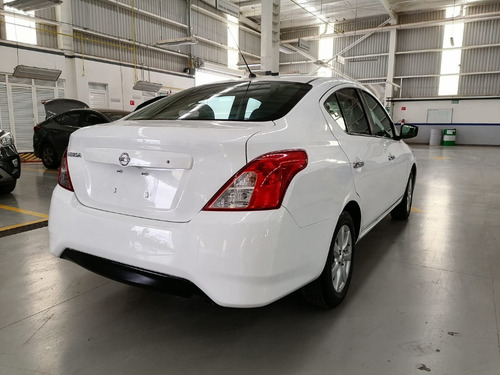 Imagen 7 de 15 de Nissan Versa Sense