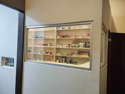 Se Traspasa Farmacia Con Consultorio Médico