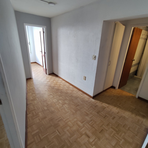 Imagen 2 de 18 de Apartamento En Venta. Tres Cruces. Monoambiente Con Garaje.