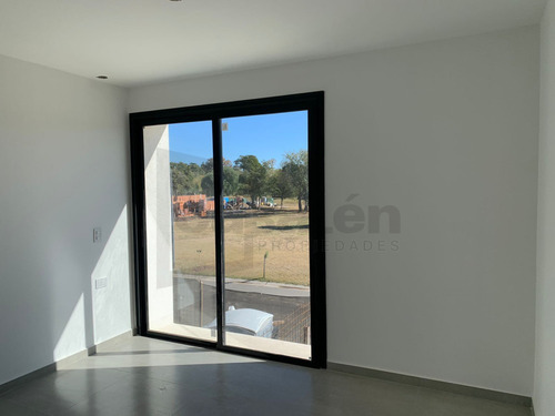 Imagen 10 de 20 de Vendo Duplex La Luisita 3 Dormitorios A Estrenar Seguridad 24hs Patio Asador