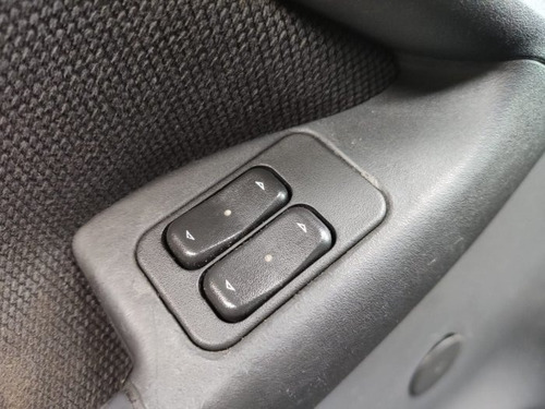 Corsa Sedan 1.0 Mpfi Classic Sedan 8v Gasolina 4p Manual