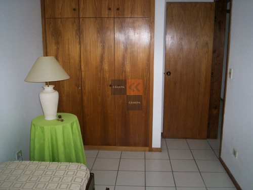 Zona Conrad, A 2 Cuadras Playa Mansa ,sobre Boulevard Artigas- Ref: 8474