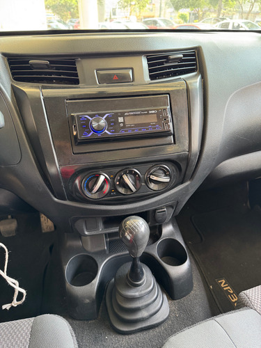 Nissan NP300 2.5 Doble Cabina S Aa Pack Seg Mt