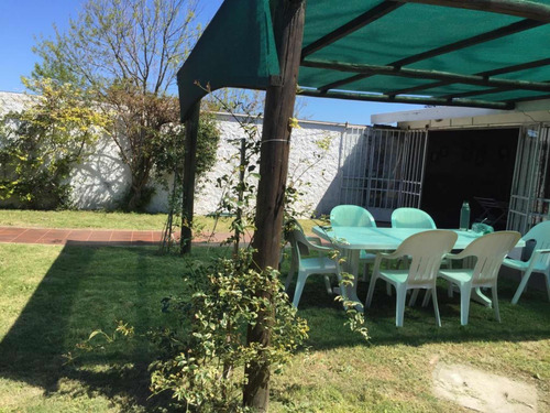 Dueño Vende 2 Excelentes Casas A Media Cuadra De La Playa