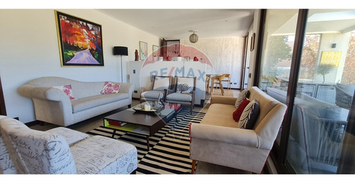 Impecable Casa Mediterránea En Condominio.