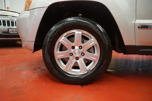Jeep Grand Cherokee 5.7 Limited Premium V8 4x4 Mt