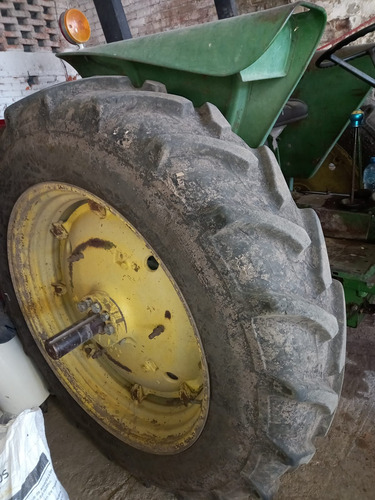 Tractor Usado John Deere 2735