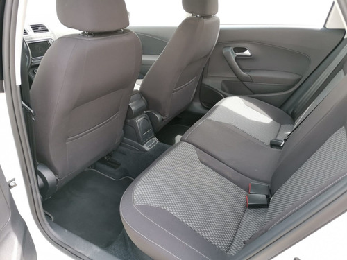 Imagen 11 de 13 de Vento Comfortline Plus Aut 2020