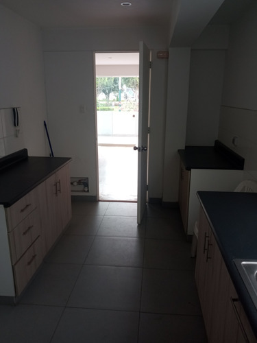 Vendo Dpto. En Surco 3 Dormitorios 3 Baños Cochera Depósito