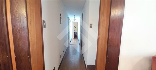 Casa En Venta De 5 Dormitorios En La Reina