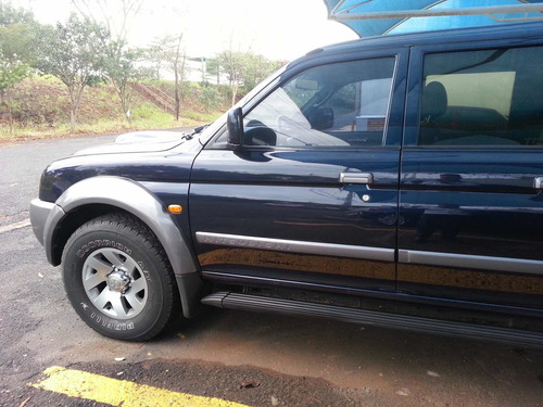 Mitsubishi L200 2.5 Sport Hpe Cab. Dupla 4x4 4p 141 Hp 2005