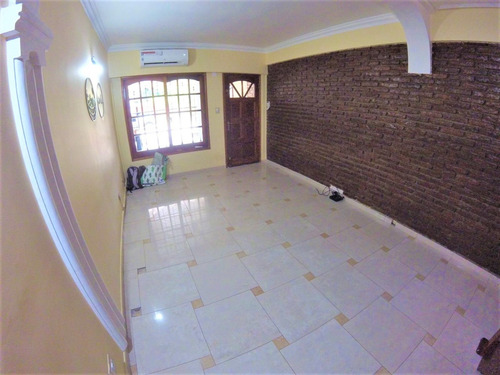 Imagen 4 de 14 de Duplex De 3 Amb Con Cochera // Perito Moreno 1853