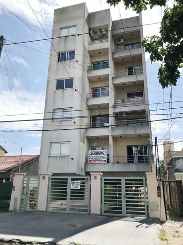 Departamento En Venta Y Alquiler En Villa Luzuriaga