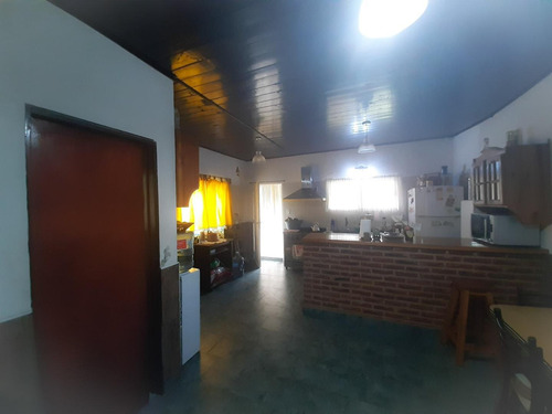 Imagen 13 de 29 de Amplia Casa Con Locales Funcionando Al Frente,depto Y Pileta