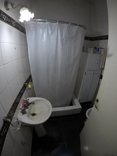 Imagen 12 de 30 de Venta Casa En Esquina Const. Sobre 2 Lotes Amplio Fondo Libre - Llavallol