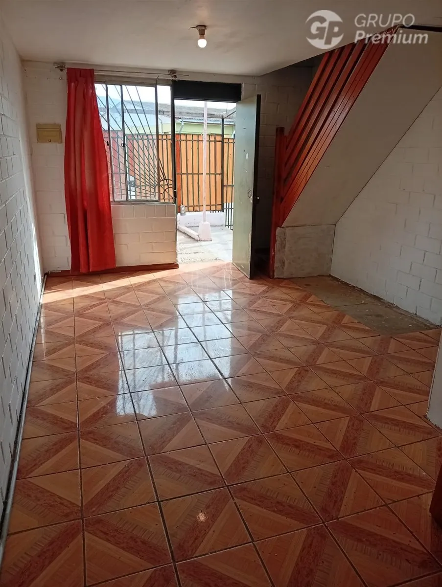 Imagen 1 de 15 de Casa En Venta De 2 Pisos Pareada 3 Dorm. 1 Baño En Quillota