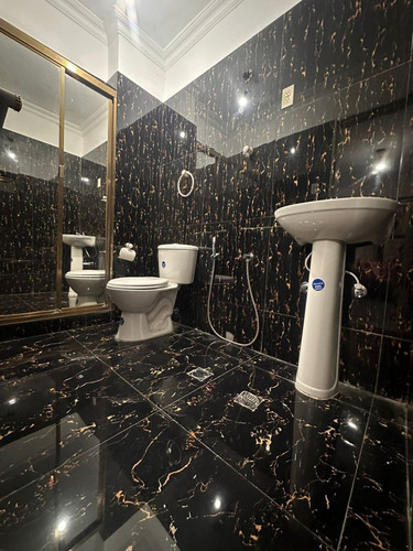 Hermoso Apartamento Remodelado Y Amoblado En Charallave, En Pleno Centro. (a.v)
