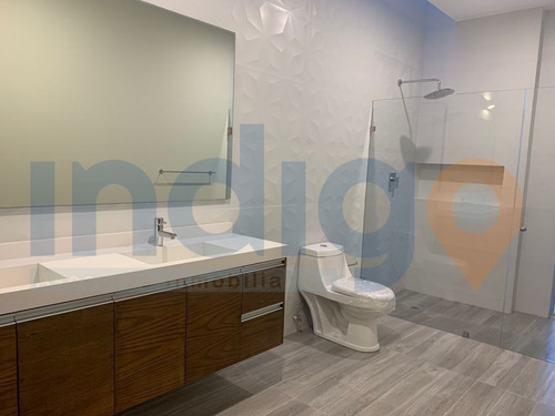 Imagen 26 de 30 de Casa En Venta En Juriquilla En Cumbres Del Lago
