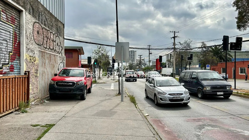Venta De Galpon Ubicado En Plena Avenida