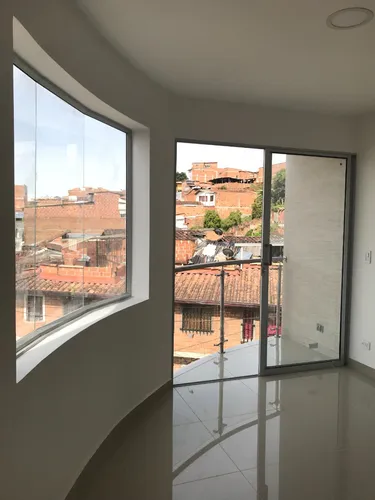 Se Arrrienda Apartamento A 3 Cuadras Del Parque De Rionegro (antioquia)