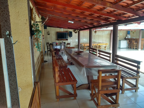 Sobrado De Frente Para O Lago Corumbá, Proximo Ao Clube Náutico