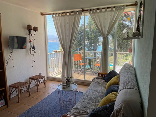 Departamento En Venta De 2 Dorm, 1 Baño En Horcón, Est. Bod.