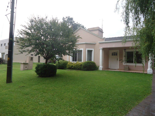 Casa En Venta Larena Country Club 4 Ambientes