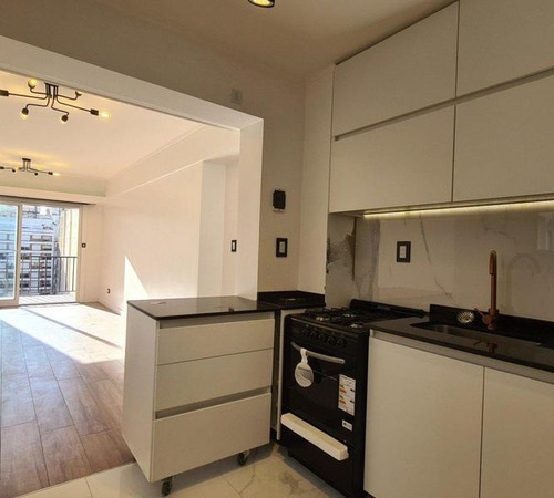 Imagen 5 de 30 de Venta - Departamento Cuatro Ambientes C/ Dep. Reciclado Con Cochera - Las Heras 2370