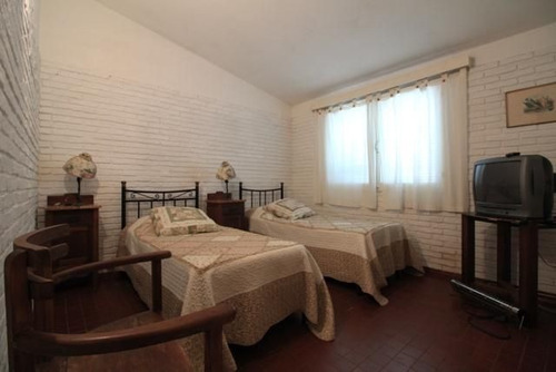 Casa En Alquiler Por Temporada De 4 Dormitorios En Roosevelt