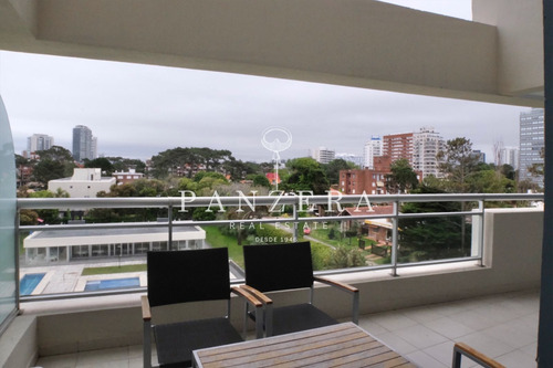 Imagen 12 de 16 de Apartamento En Venta De 2 Dormitorios Y Medio En Playa Brava Punta Del Este